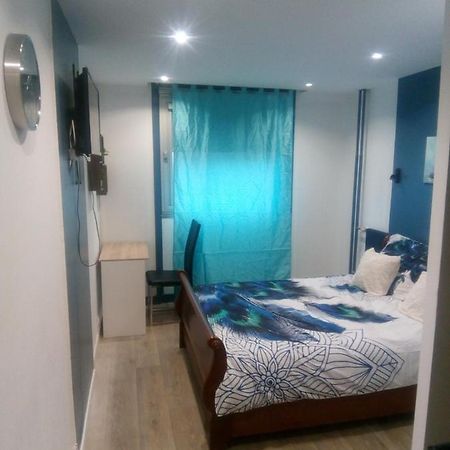 Studio 28m² au pied de la défense Courbevoie Extérieur photo