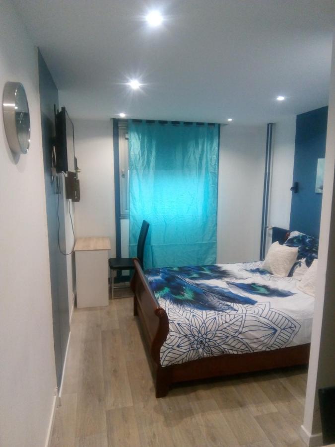 Studio 28m² au pied de la défense Courbevoie Extérieur photo